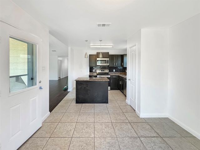 6133 Chalk Hollow Drive, Fort Worth, TX 76179