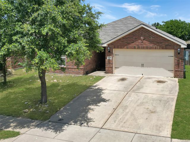 6133 Chalk Hollow Drive, Fort Worth, TX 76179