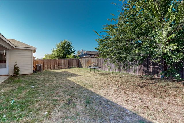 6133 Chalk Hollow Drive, Fort Worth, TX 76179