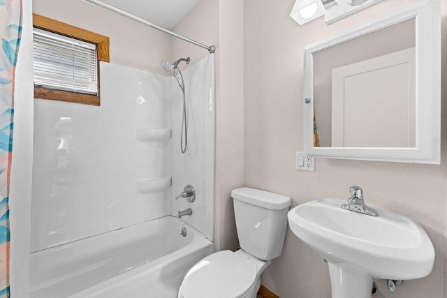 233 S Locust Street, Reedsburg, WI 53959