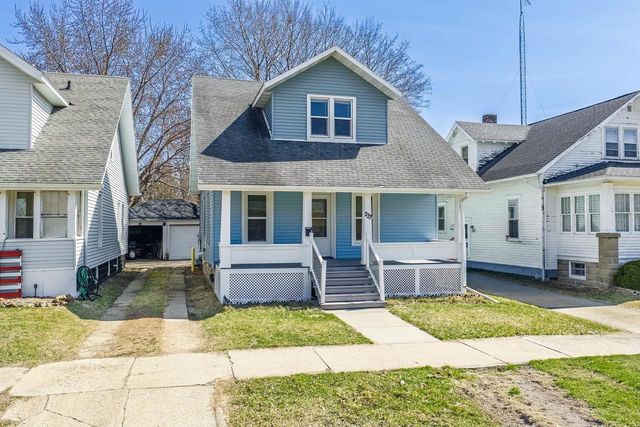 233 S Locust Street, Reedsburg, WI 53959