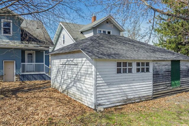 233 S Locust Street, Reedsburg, WI 53959