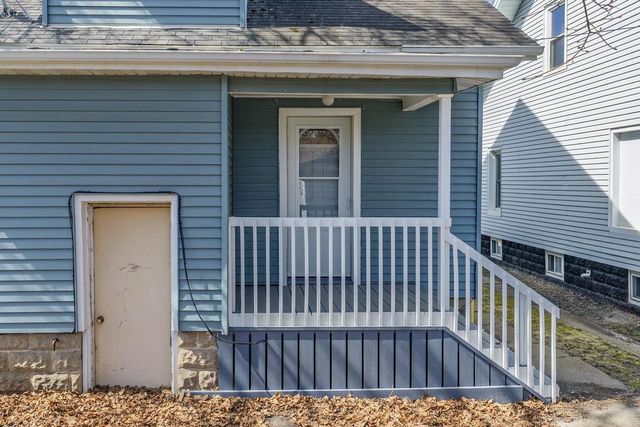 233 S Locust Street, Reedsburg, WI 53959