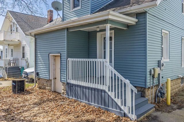 233 S Locust Street, Reedsburg, WI 53959