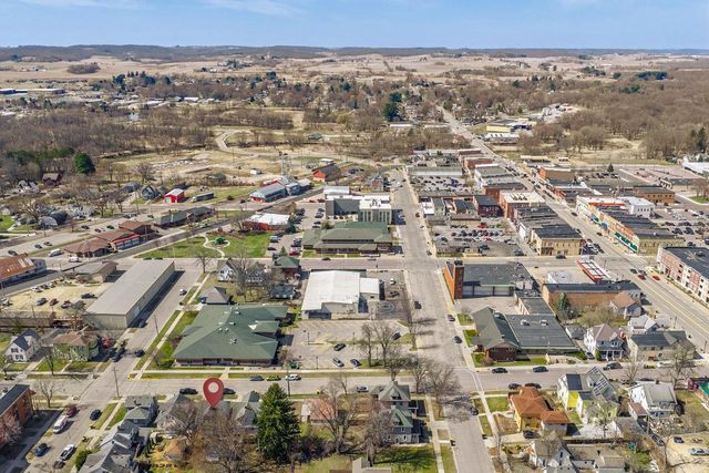 233 S Locust Street, Reedsburg, WI 53959