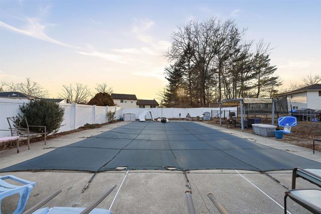 15 RIDGE RD, Parsipanny Troyhill, NJ 07054