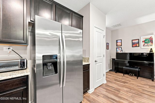 1545 LANDAU Road, Jacksonville, FL 32225