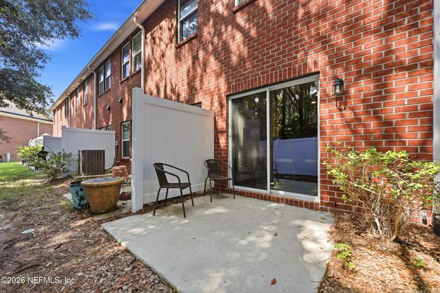 1545 LANDAU Road, Jacksonville, FL 32225