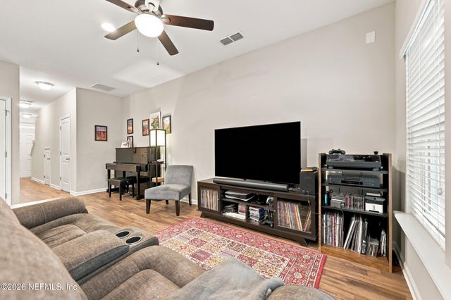 1545 LANDAU Road, Jacksonville, FL 32225