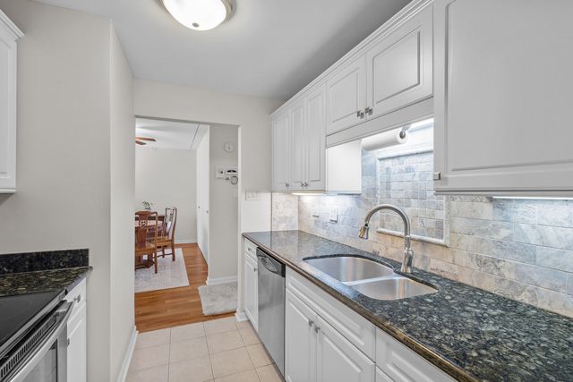 1625 Sheridan Road 206, Wilmette, IL 60091
