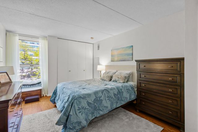 1625 Sheridan Road 206, Wilmette, IL 60091