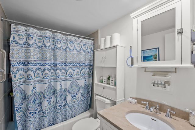1625 Sheridan Road 206, Wilmette, IL 60091