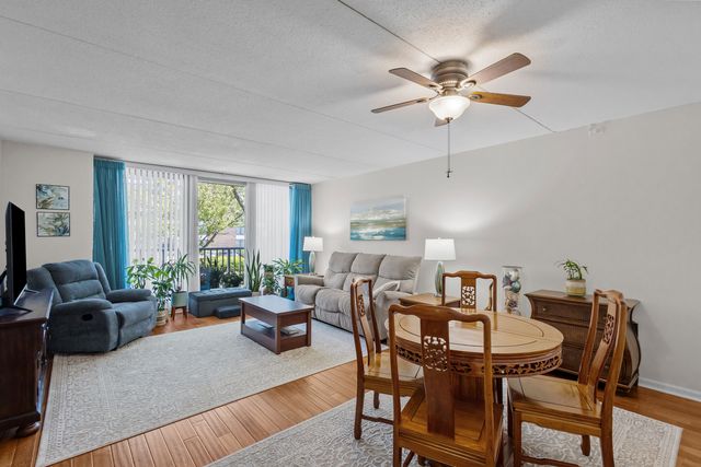 1625 Sheridan Road 206, Wilmette, IL 60091