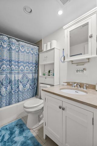 1625 Sheridan Road 206, Wilmette, IL 60091