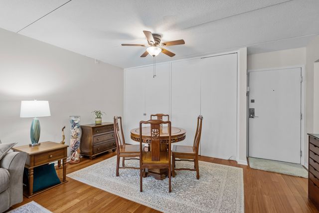 1625 Sheridan Road 206, Wilmette, IL 60091