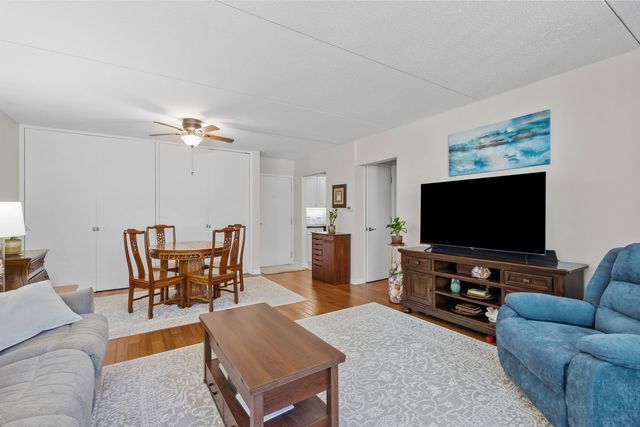 1625 Sheridan Road 206, Wilmette, IL 60091
