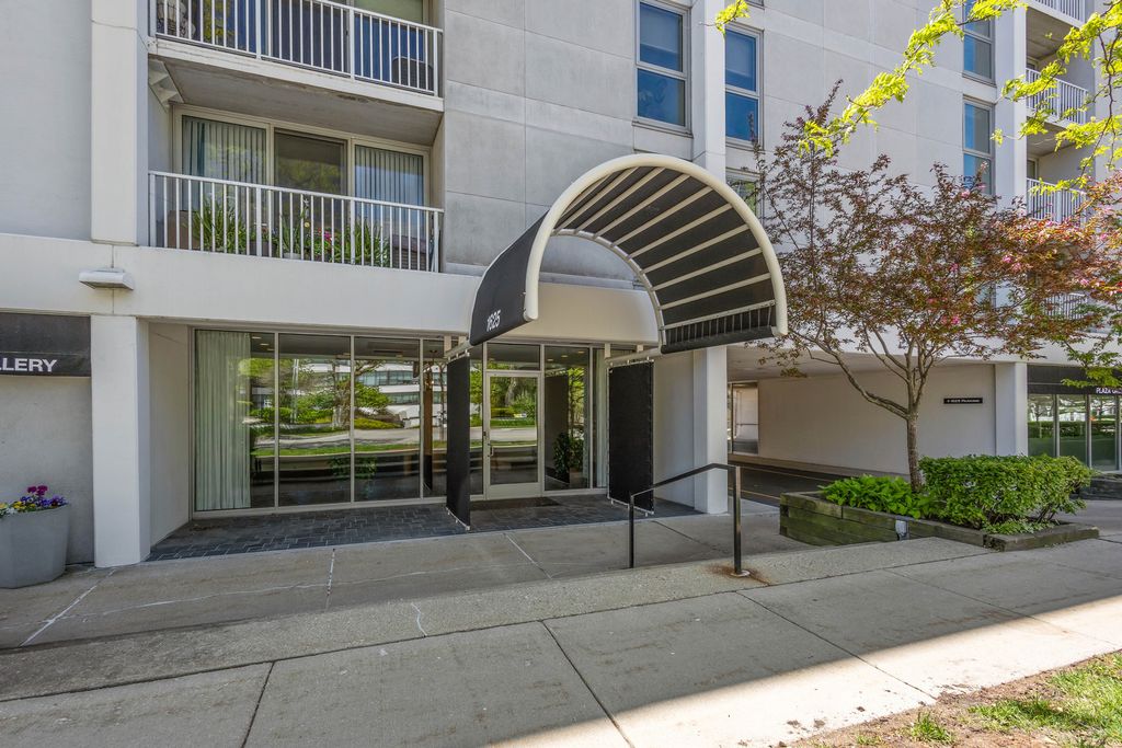 1625 Sheridan Road 206, Wilmette, IL 60091