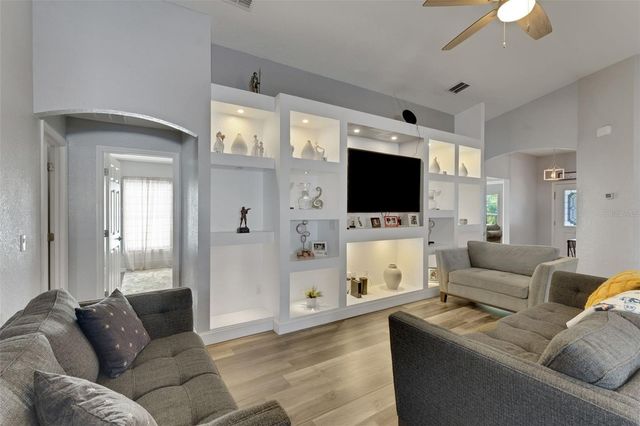 2017 ORANGE AVENUE, St Cloud, FL 34769