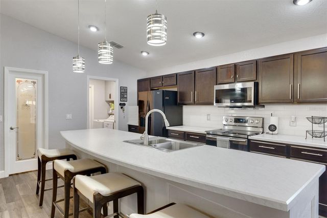 2017 ORANGE AVENUE, St Cloud, FL 34769