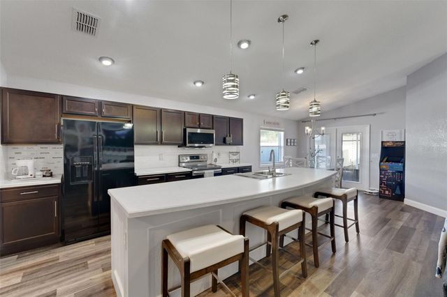 2017 ORANGE AVENUE, St Cloud, FL 34769