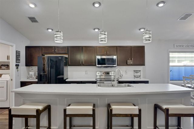 2017 ORANGE AVENUE, St Cloud, FL 34769