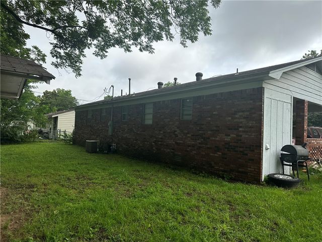 30 S 5th Avenue, Dardanelle, AR 72834