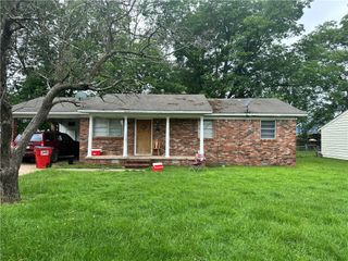 30 S 5th Avenue, Dardanelle, AR 72834