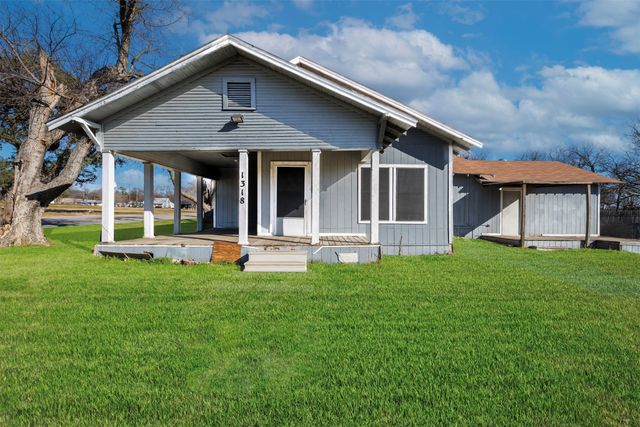 1318 Hanover Street, Weatherford, TX 76086