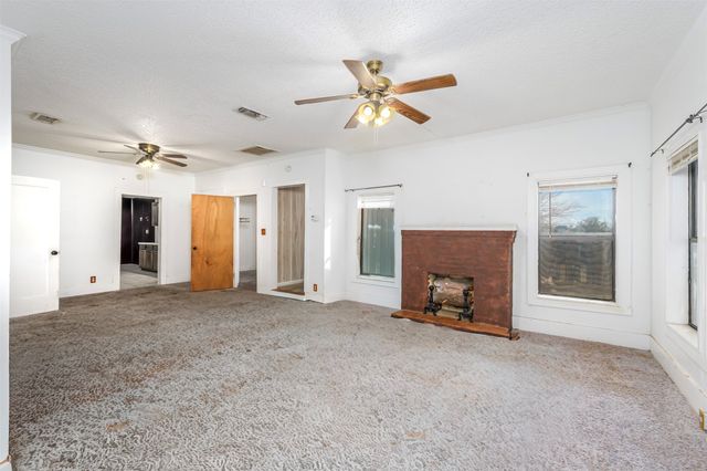 1318 Hanover Street, Weatherford, TX 76086