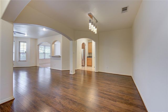 7611 S Linpar Court, Houston, TX 77040