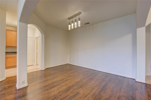 7611 S Linpar Court, Houston, TX 77040
