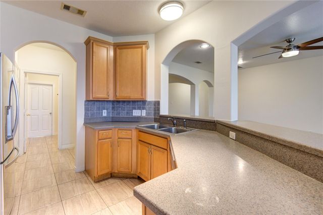 7611 S Linpar Court, Houston, TX 77040