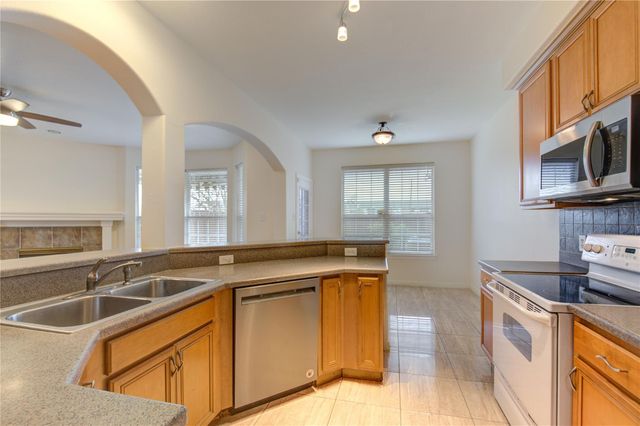 7611 S Linpar Court, Houston, TX 77040