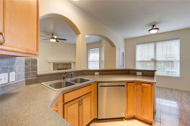 7611 S Linpar Court, Houston, TX 77040