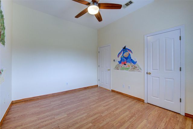 7611 S Linpar Court, Houston, TX 77040