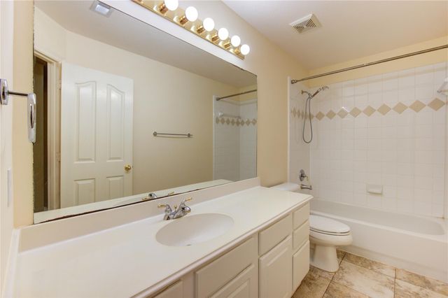 7611 S Linpar Court, Houston, TX 77040