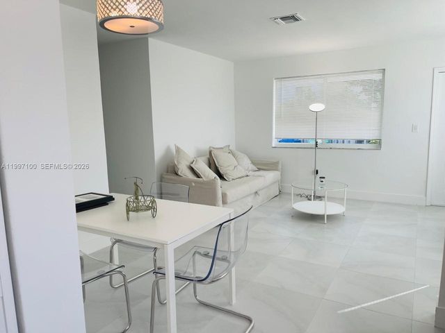 1515 NE 110th St 1, Miami, FL 33161