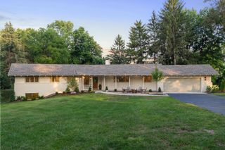 6380 Plesenton Drive, Worthington, OH 43085