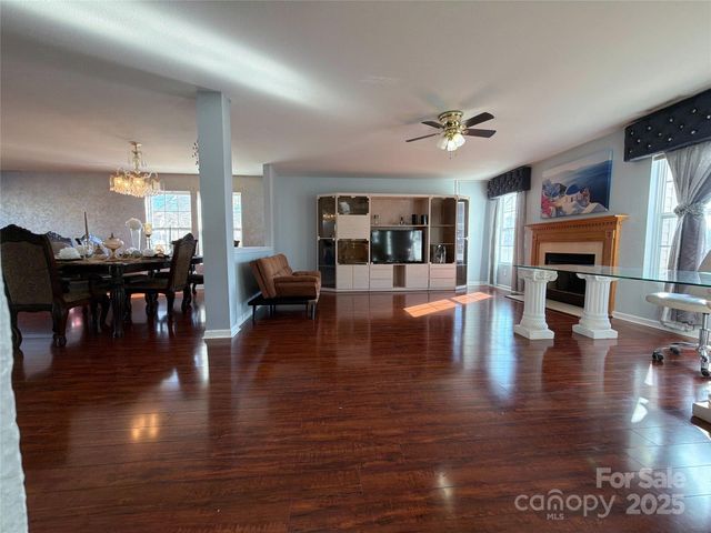 3401 Pikes Peak Drive, Gastonia, NC 28052