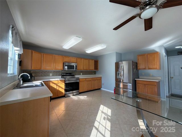 3401 Pikes Peak Drive, Gastonia, NC 28052