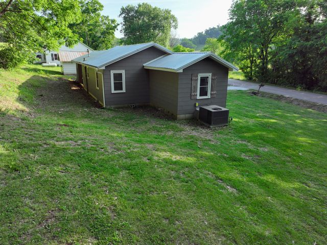 4854 Dry Fork Rd, Hampshire, TN 38461