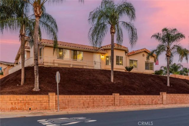 22560 Blue Teal Drive, Canyon Lake, CA 92587