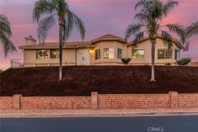 22560 Blue Teal Drive, Canyon Lake, CA 92587