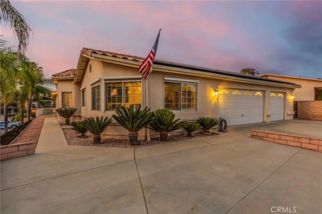 22560 Blue Teal Drive, Canyon Lake, CA 92587