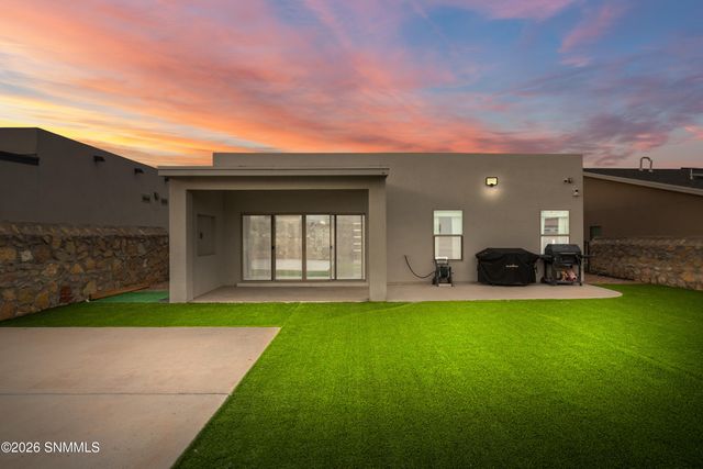 1138 Nickel Hill Avenue, Sunland Park, NM 88008