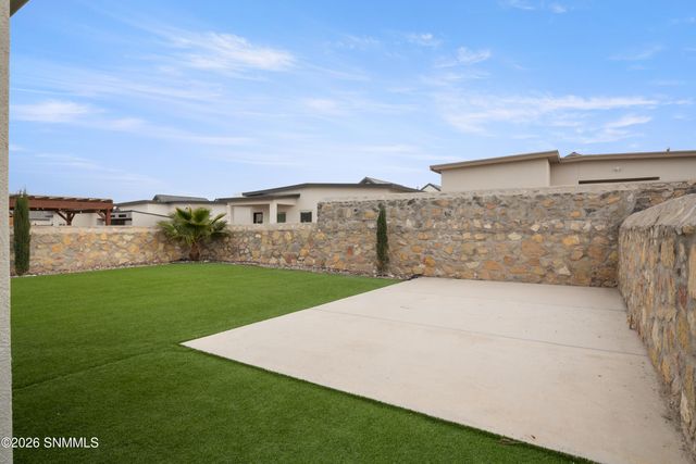 1138 Nickel Hill Avenue, Sunland Park, NM 88008