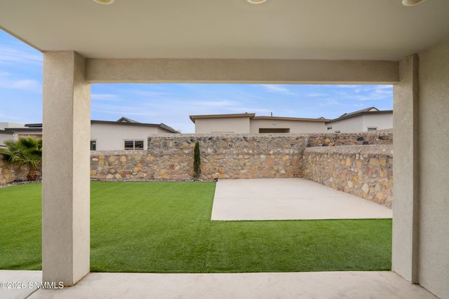 1138 Nickel Hill Avenue, Sunland Park, NM 88008