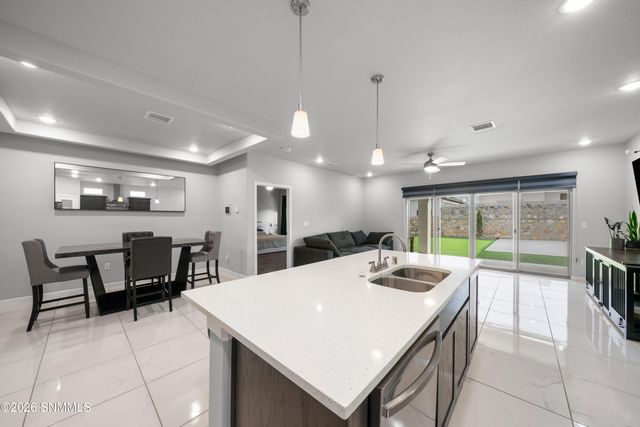 1138 Nickel Hill Avenue, Sunland Park, NM 88008