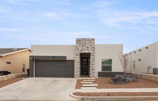 1138 Nickel Hill Avenue, Sunland Park, NM 88008