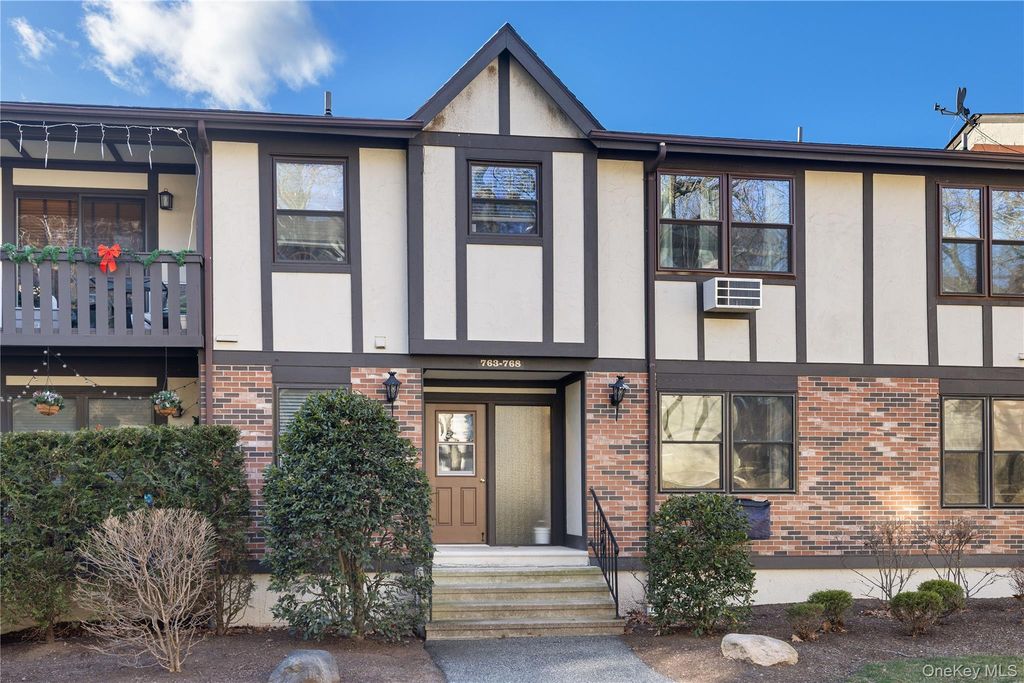 765 Sierra Vista Lane, Valley Cottage, NY 10989